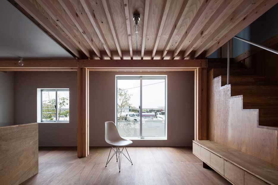 4 columns Tokyo house by FT Architects