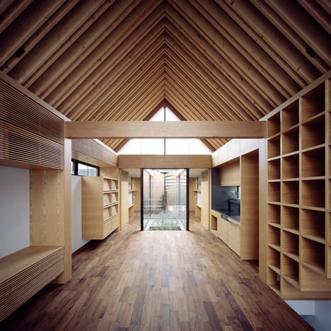 Ark-inspired house by Apollo Architects features a symmetrical layout