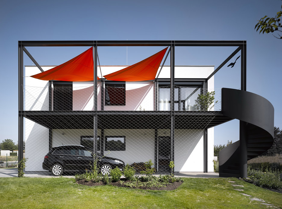 House for a racing car driver by Stempel and Tesar