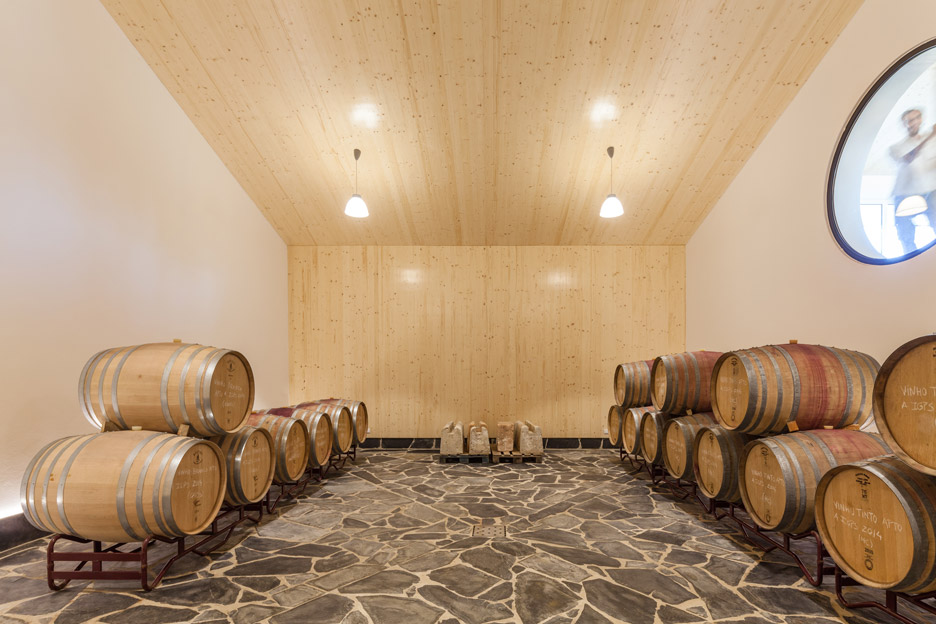 Herdade do Cebolal Winery by Ribeiro de Carvalho Arquitectos