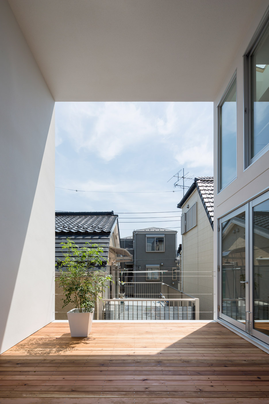 Little House Big Terrace by Takuro Yamamoto