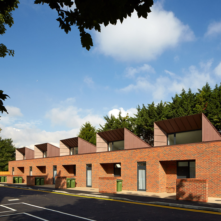 Ravens Way housing by Bell Phillips Architects