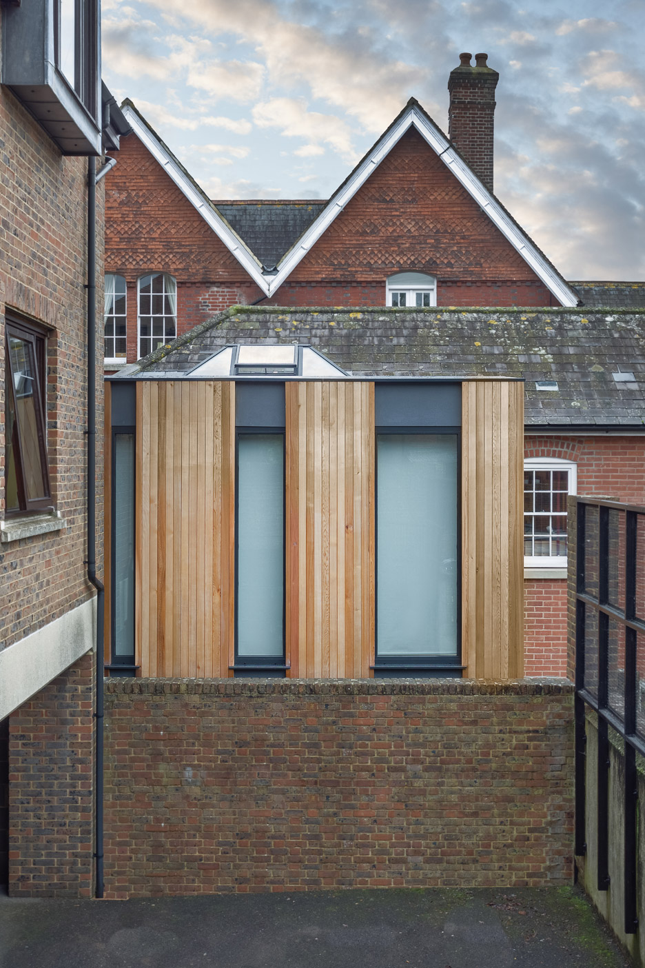 Austen house extension by Adam Knibb Architects