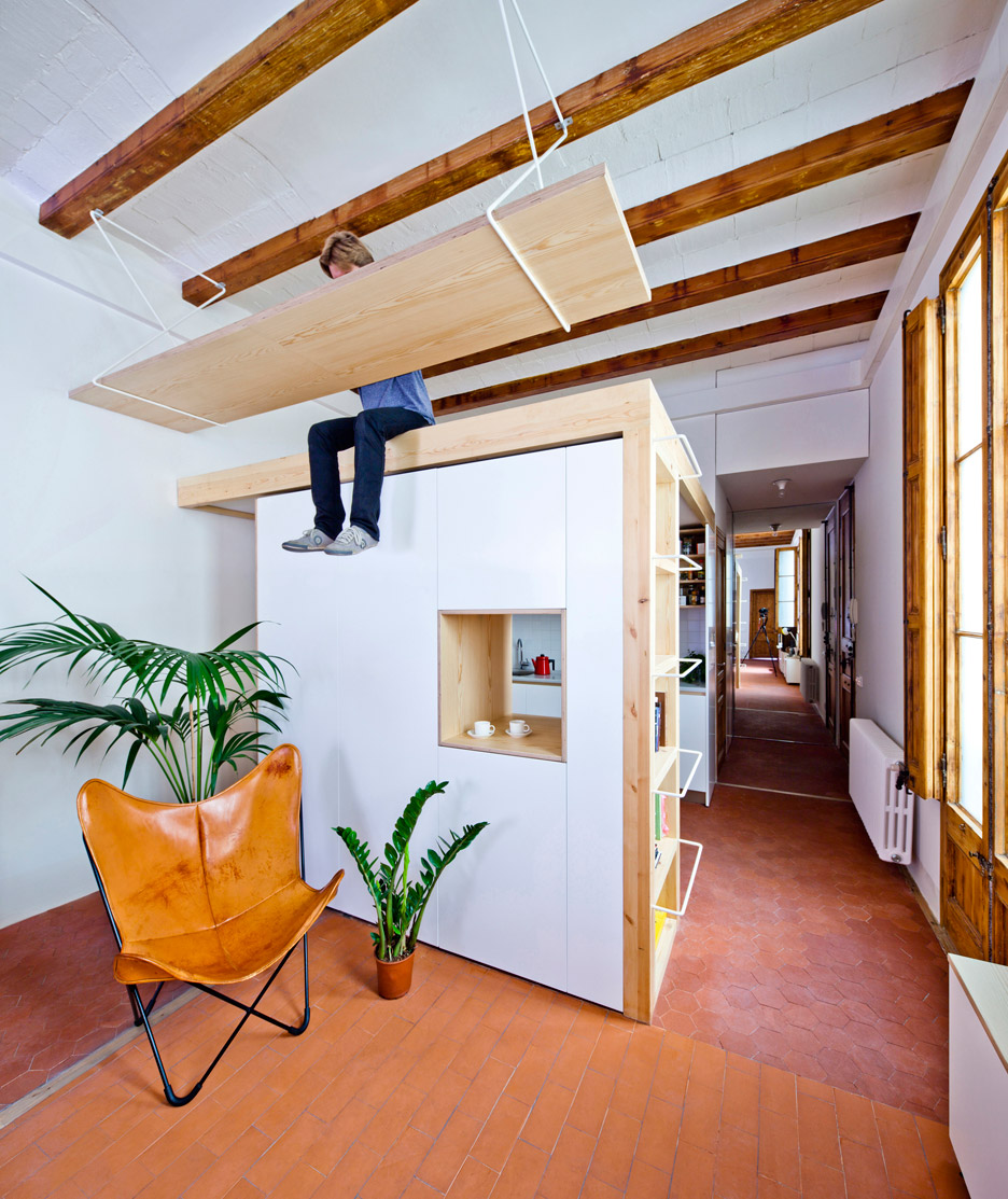 Apartment refurbishment in Gran Via, Barcelona by Anna & Eugeni Bach