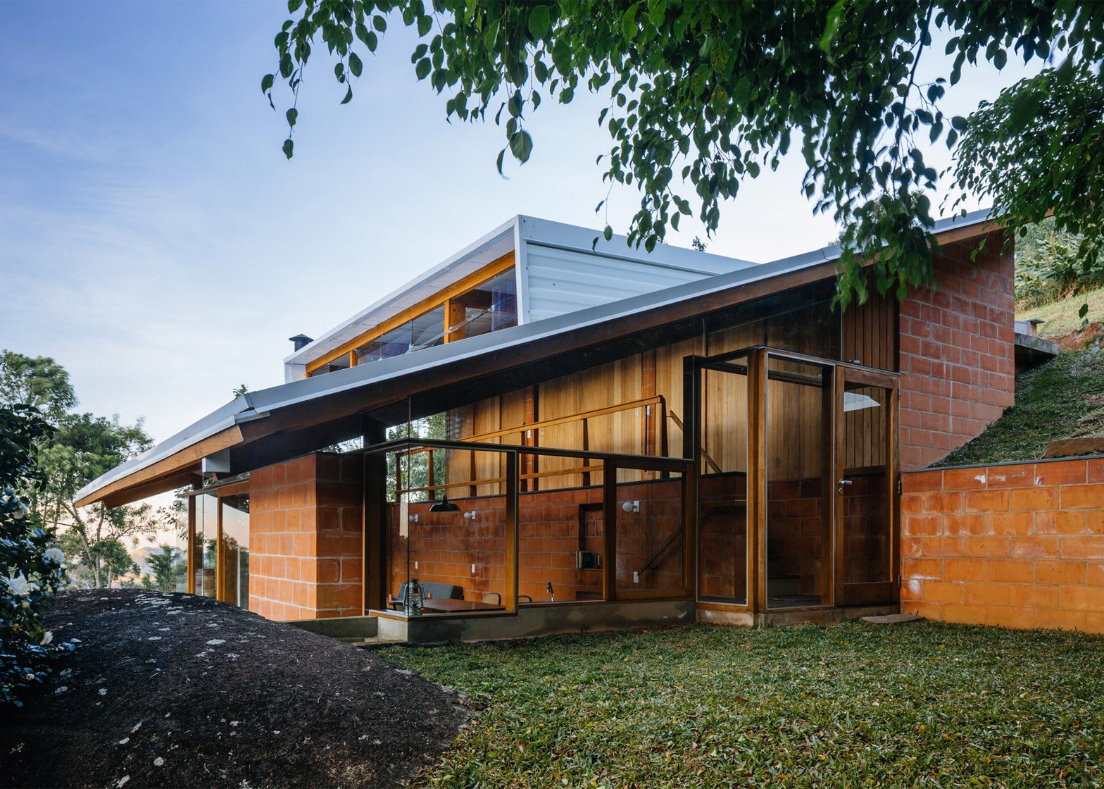 Half-slope House steps into a hillside in rural Brazil