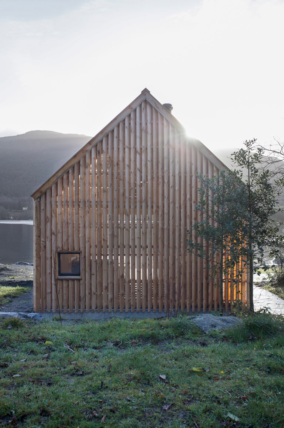 Naust V boathouse by Koreo Architects and Kolab Architects