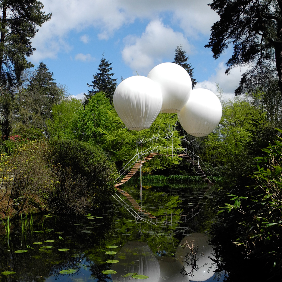 Pont-de-Singe-balloon-bridge_Olivier-Grossetête_advent-calendar_dezeen_sqb