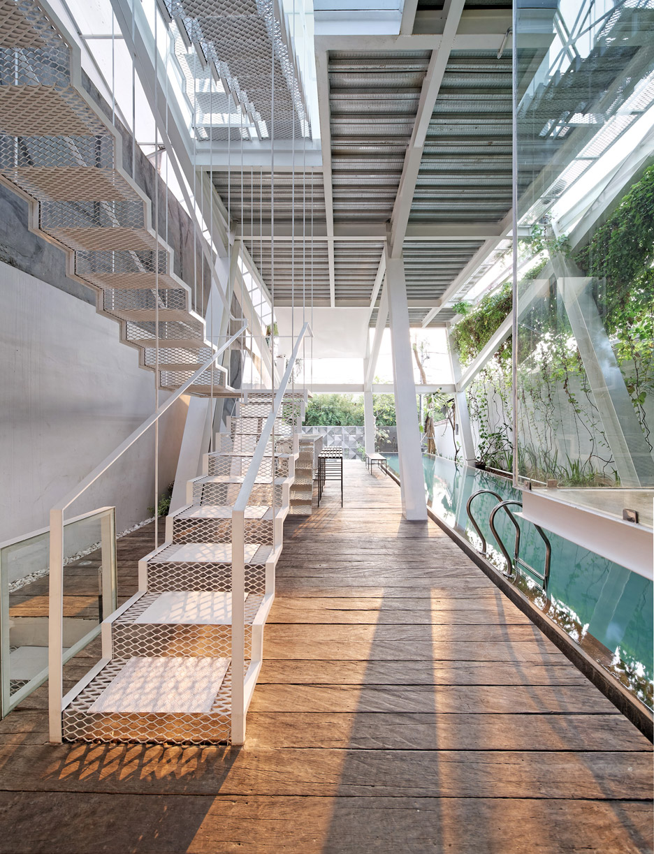 Rumah Miring by Budi Pradono Architects