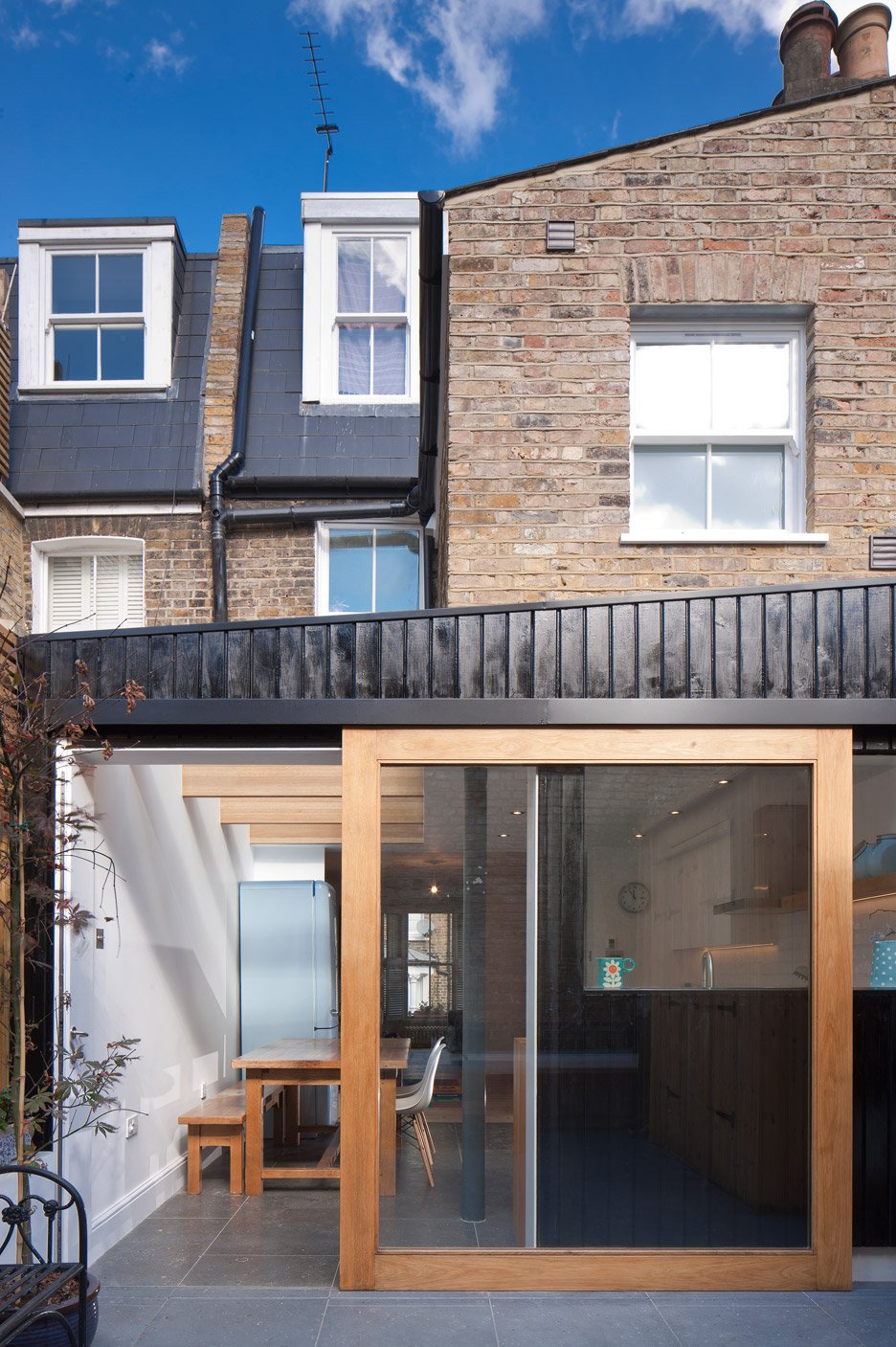 Cost effective: Extension One by Denizen Works