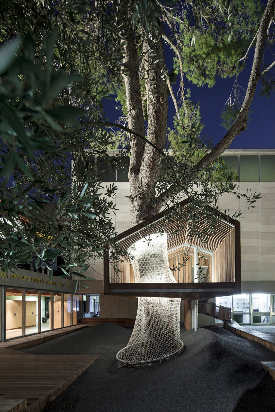 IMJ tree house by Ifat Finkelman and Deborah Warschawski
