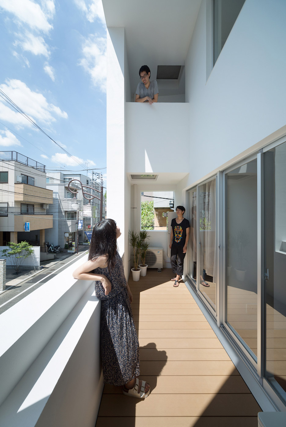 Kitasenzoku Apartment by Tomoyuki Kurokawa Architects