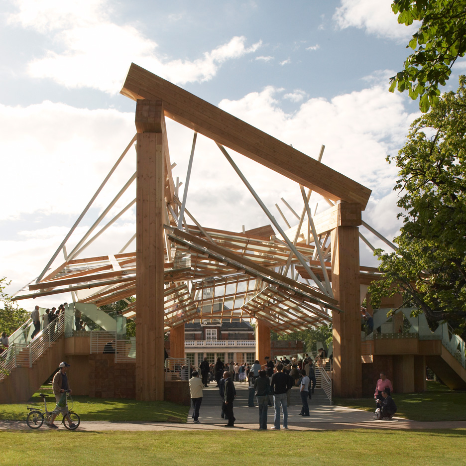 Frank Gehry's wooden Serpentine Gallery Pavilion in 2008 was "hugely hefty"