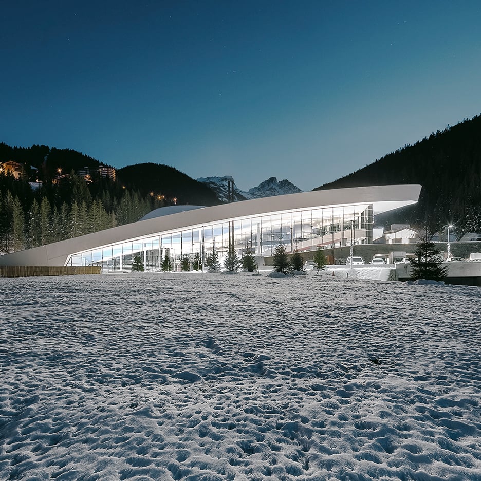 Auer Weber completes aquatic centre with a sloping roof in the French Alps