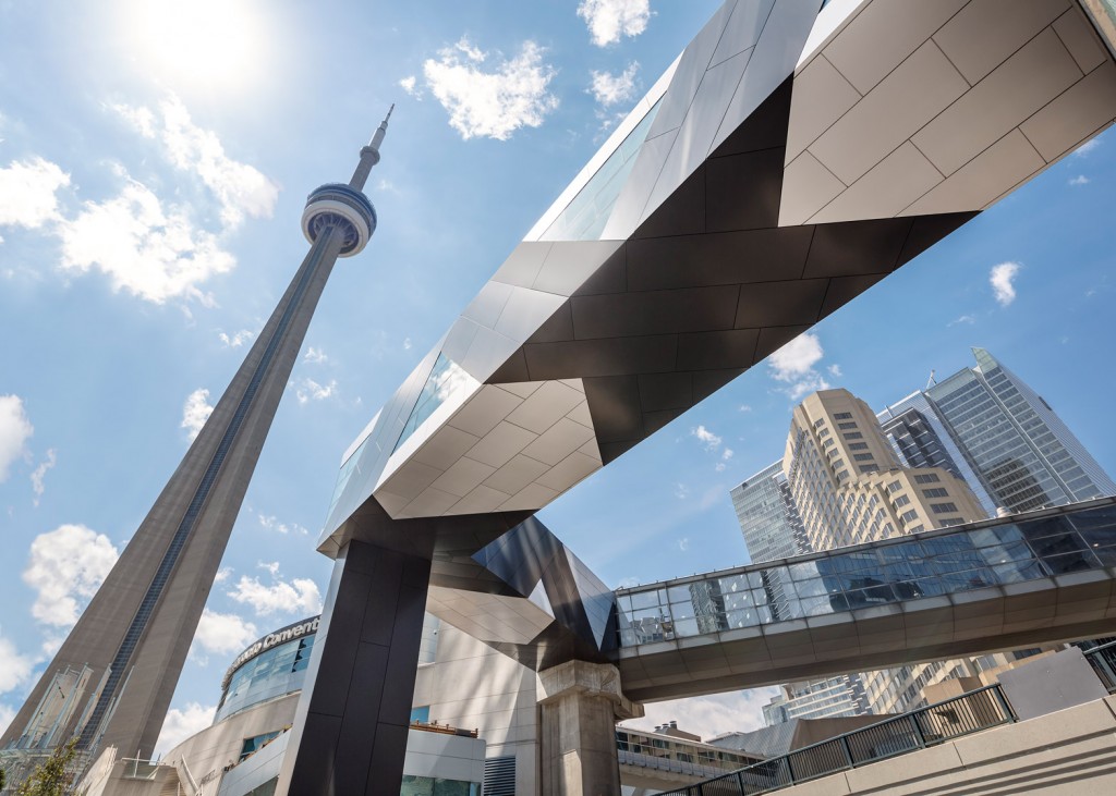 Black And White Bridge Connects To Torontos Convention Centre 2935