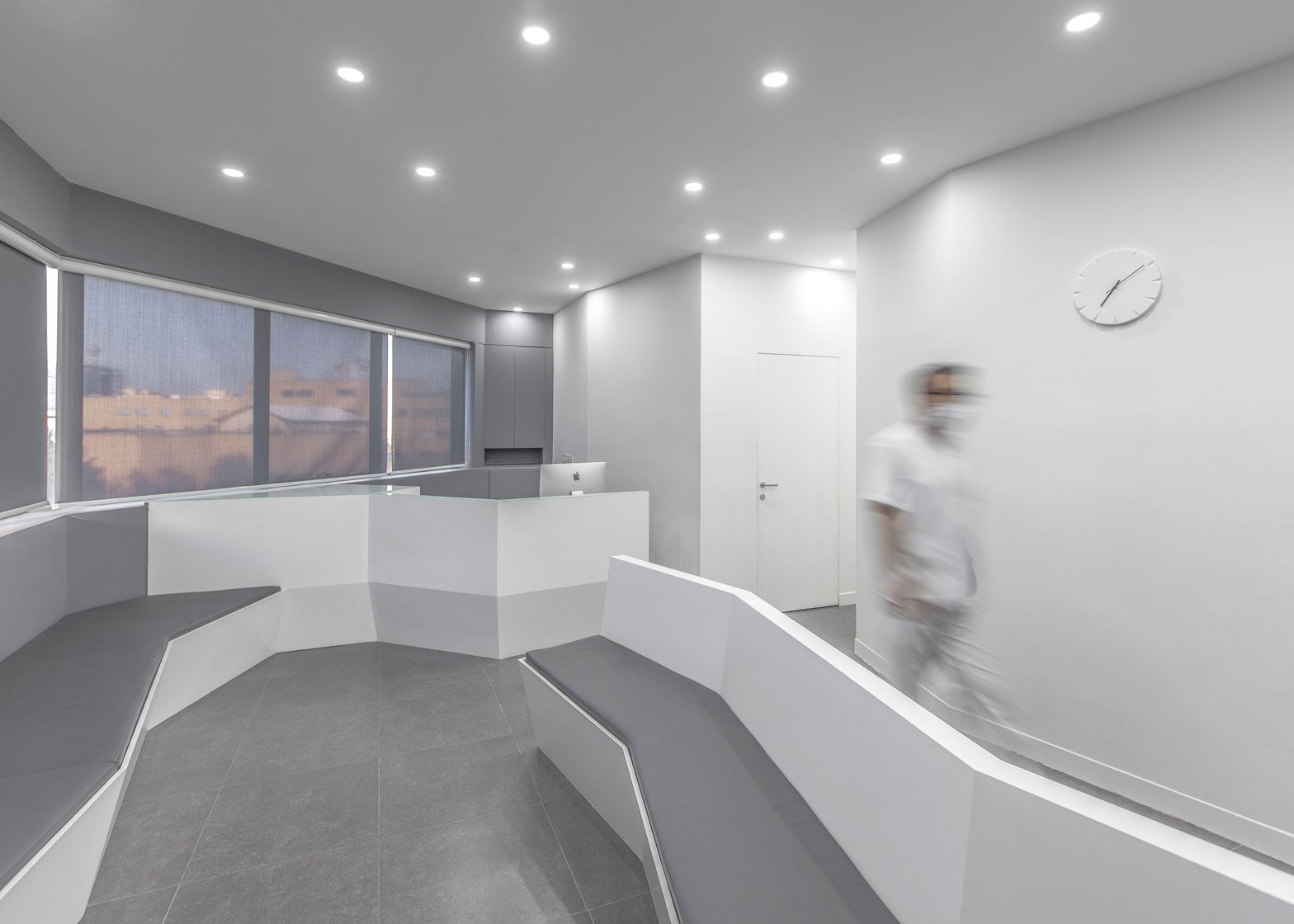 Ayeneh Office Designs Minimal Interior For Iranian Dental Clinic