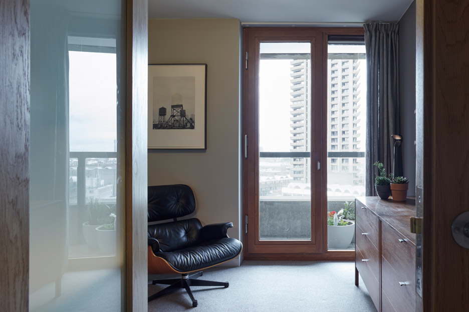 Barbican flat by Laurence Quinn