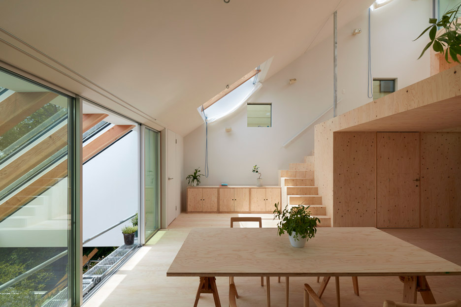 Re Slope House by Tomohiro Hata AAA