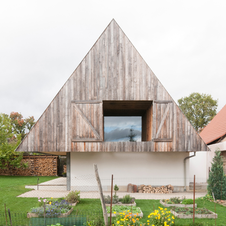 GENS "hides" a contemporary house inside a traditional but top-heavy Alsatian building