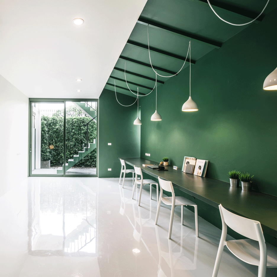 Green 26 by Anonymstudio