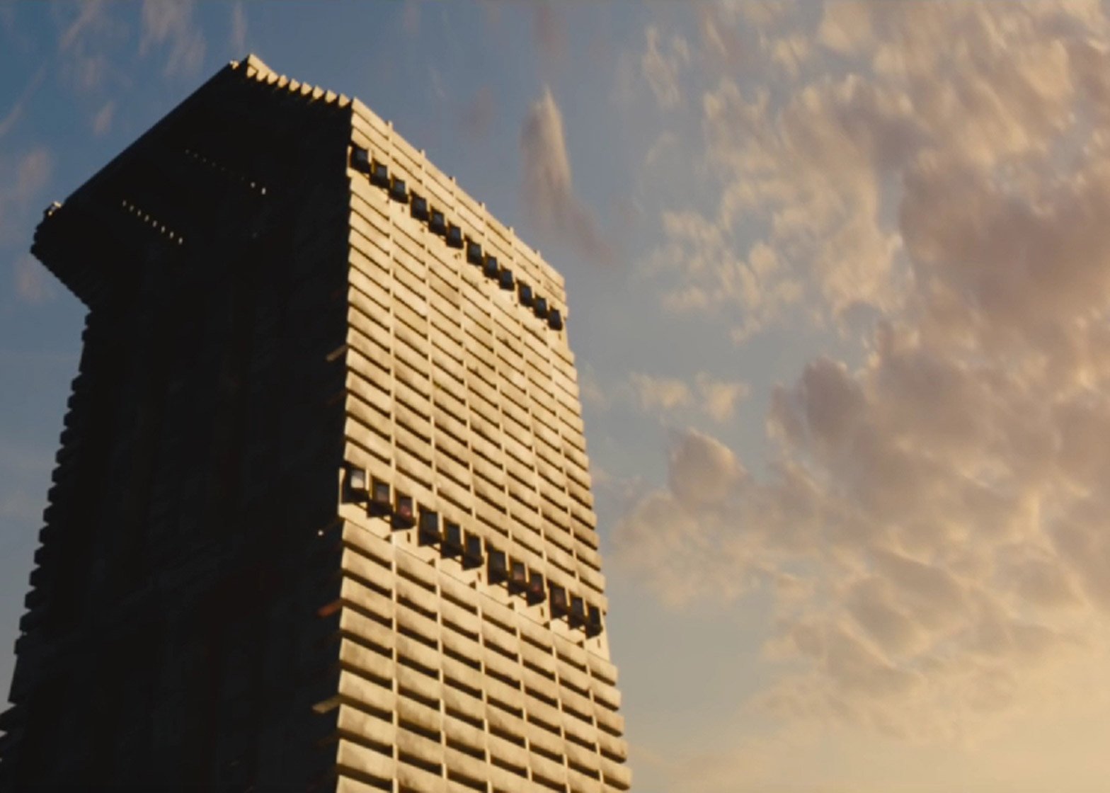 Drew's Movie Blog: High Rise Review (2016)