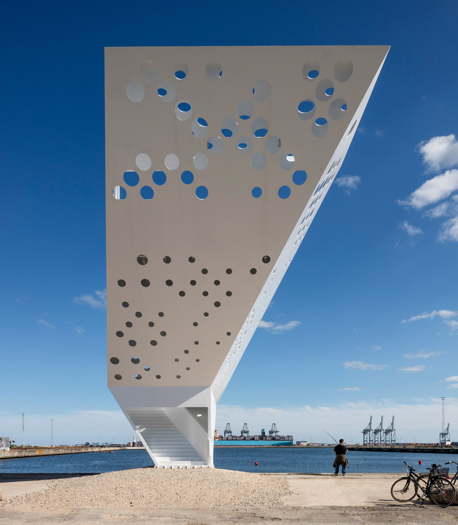The Salling Tower at Aarhus Harbour by Dorte Mandrup