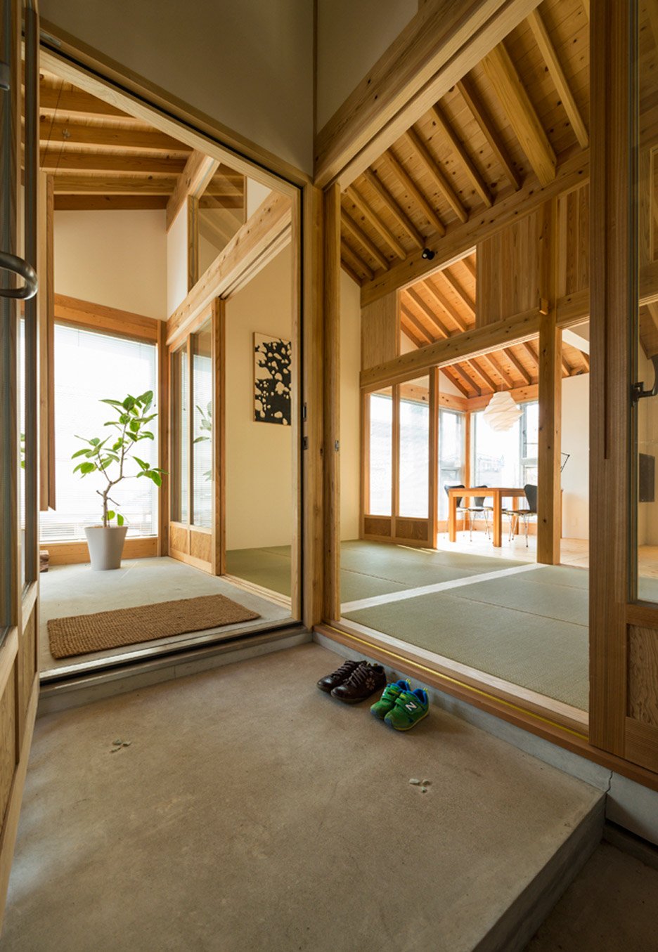 Inari House by Tokmoto Architectures Room in Niigata City, Japan