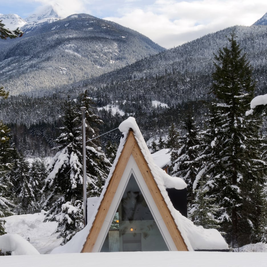 Scott and Scott completes mountainside cabin in Whistler for family of snowboarders