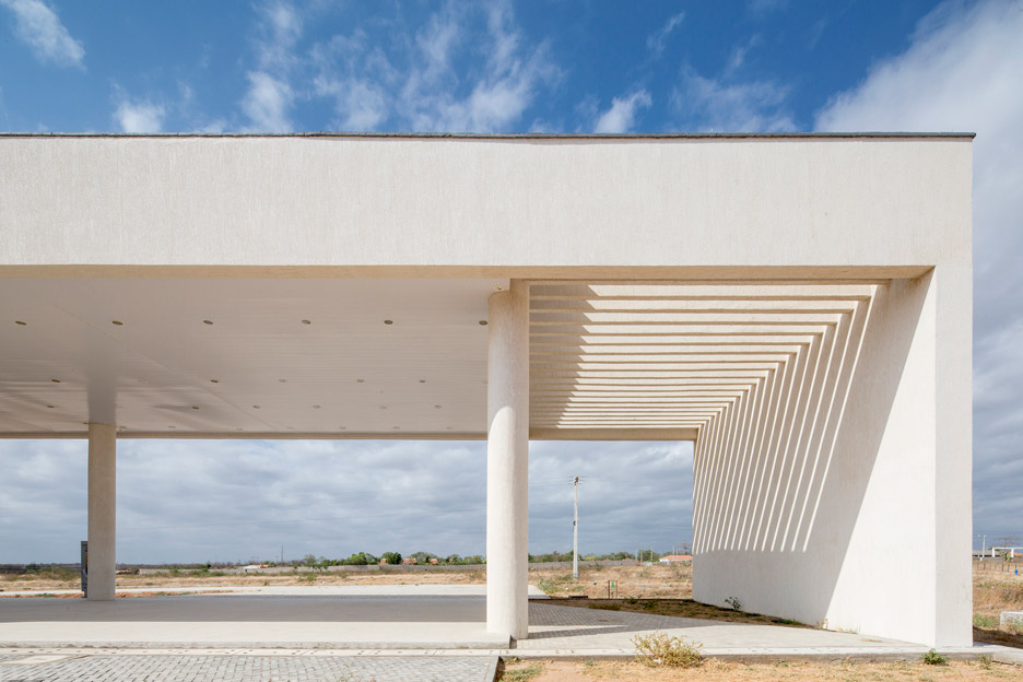 Administrative building of the Federal University of Ceara in Brasil by Rede Arquitetos, photograph by Joana Franca