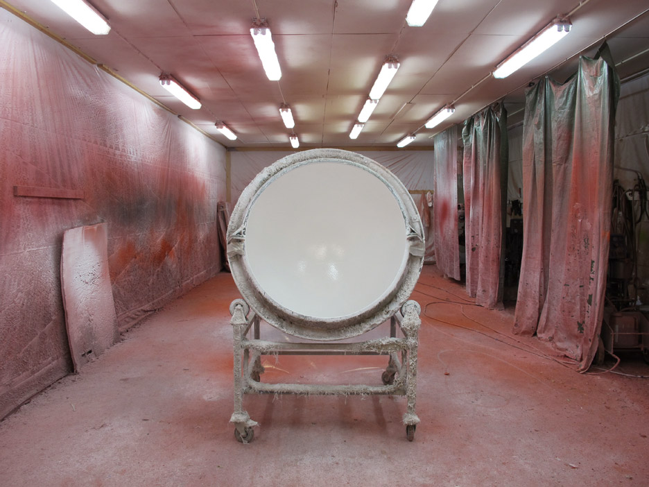 ball chair factory production-eero aarnio retrospective-design museum helsinki_dezeen_936_5