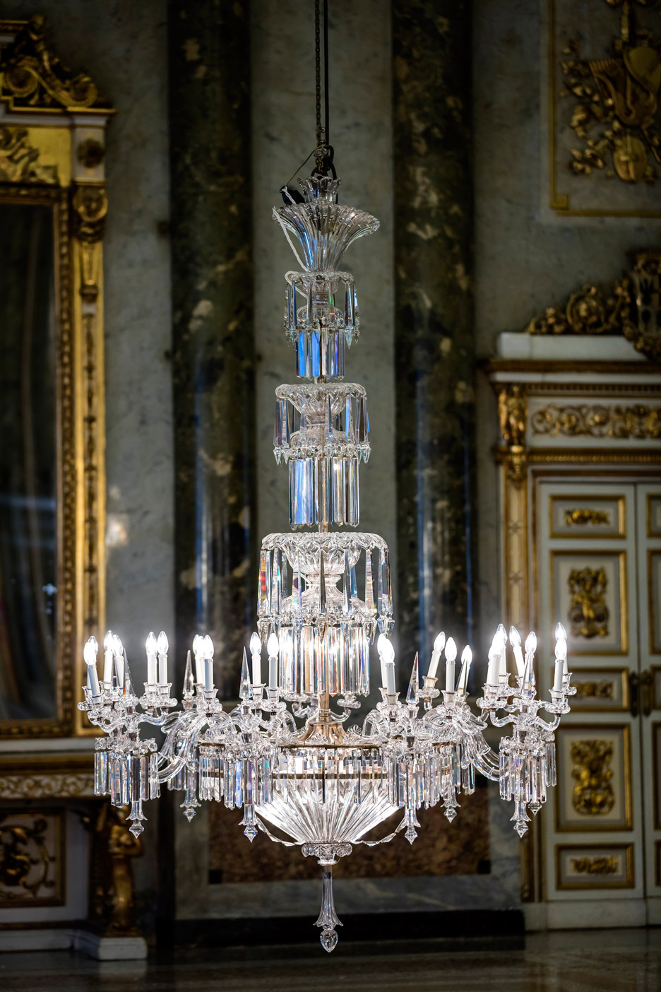 Lasvit restores crystal chandeliers for Milan design week