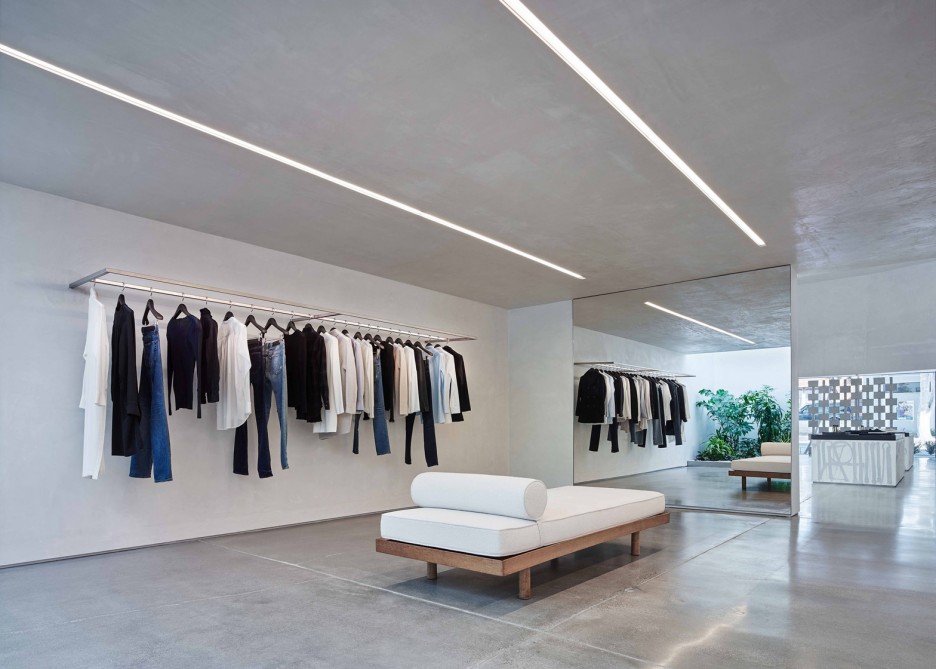 helmut-lang-showroom_standard-architecture_west-hollywood_dezeen_1568_4-936x669.jpg