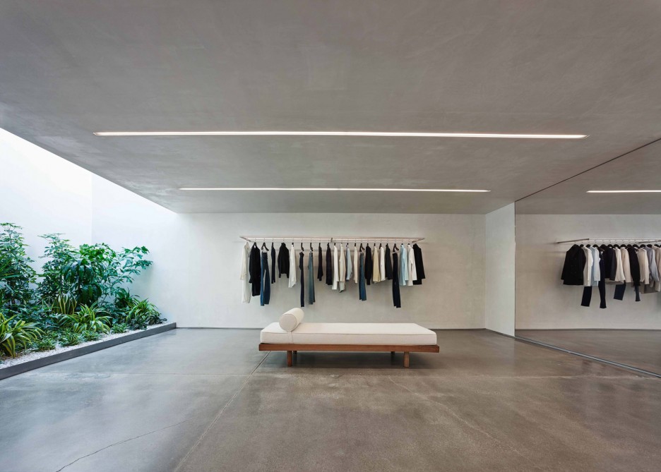 helmut-lang-showroom_standard-architecture_west-hollywood_dezeen_1568_5-936x669.jpg