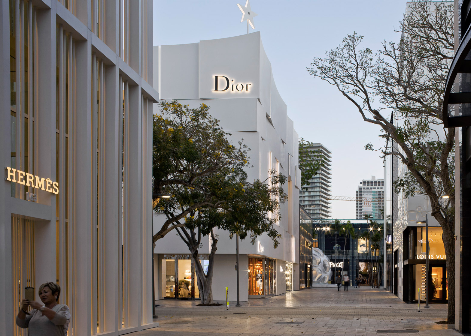 Miami Dior boutique by Barbarito Bancel has pleats