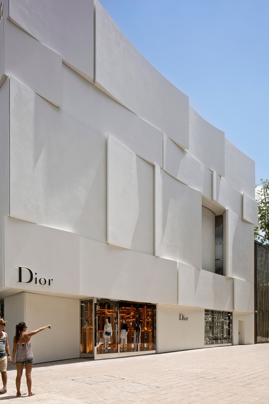 Dior shop in Miami by Barbarito Bancel