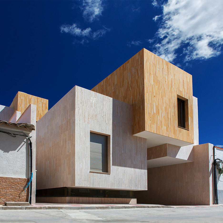 Residential Architecture: House R+ by OOIIO in Spain
