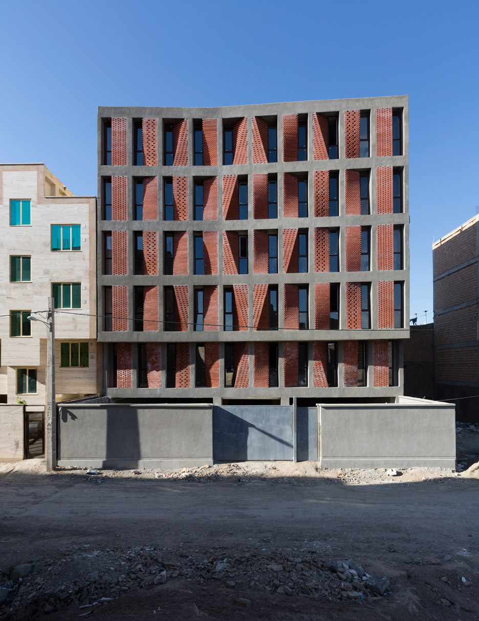 Kahrizak residential building by CAAT Studio