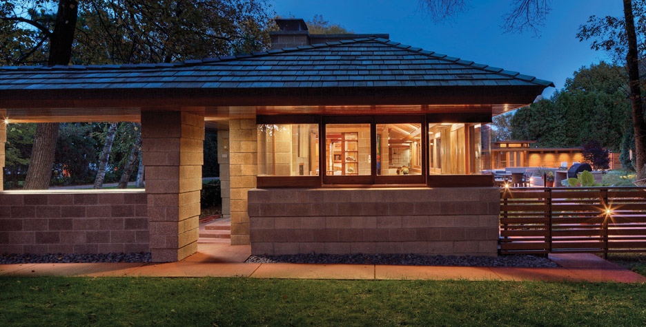 The Adelman House designed by Frank Lloyd Wright has been Renovated by Kubala Washatko Architects
