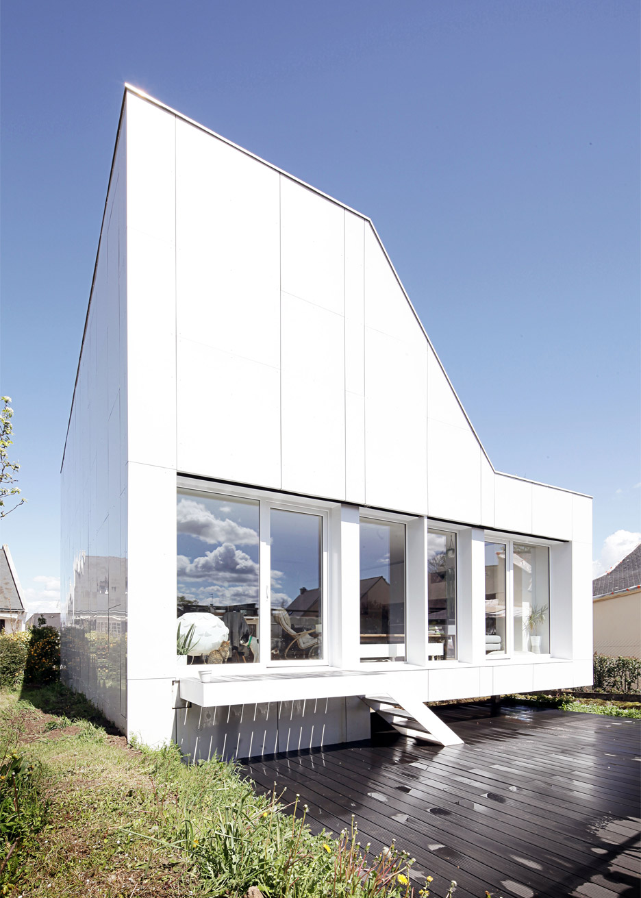Flying Box Villa by 2A Design, residential architecture in Rennes, France