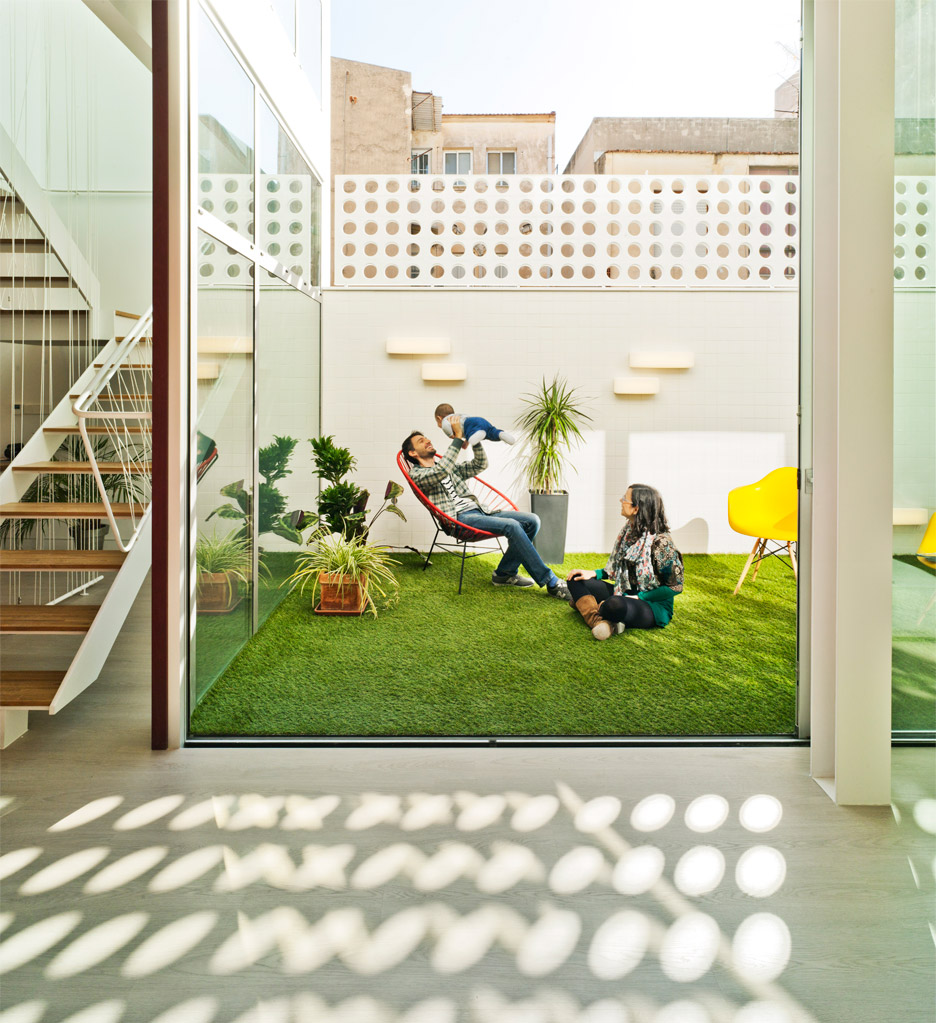 House F&M in Spain is designed by Luis Navarro Jover and Carlos Sánchez García
