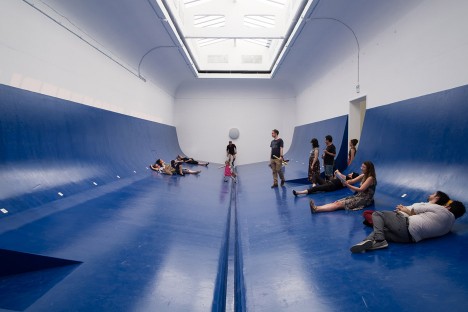 Serbian Pavilion features bright blue interior modelled on a ship's hull