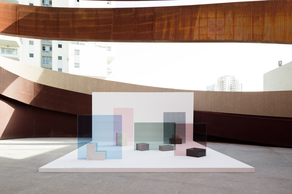The Space Inbetween Nendo retrospective exhibition at the Museum Holon in Israel. Photograph by Takumi Ota