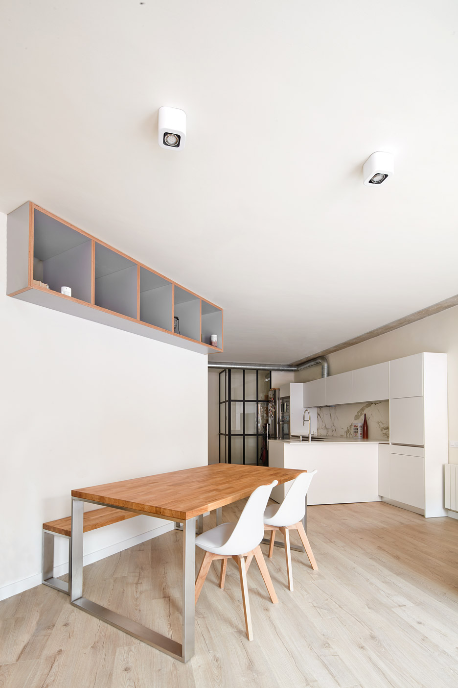 Corsega Apartment by RAS Arquitectura