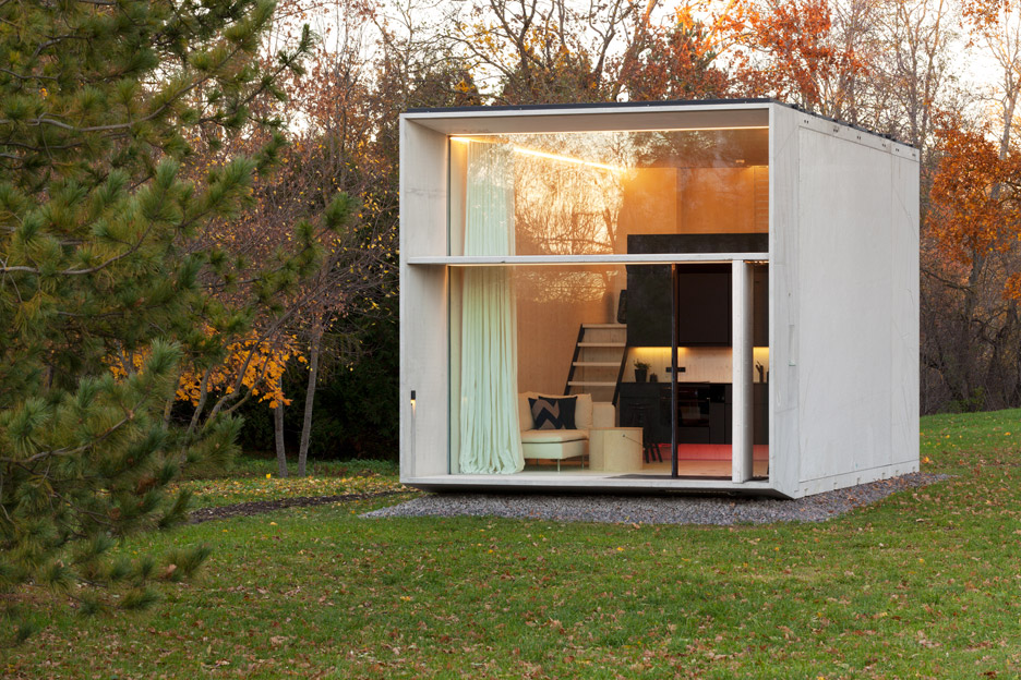 Movable pre-fab mini house by Koda