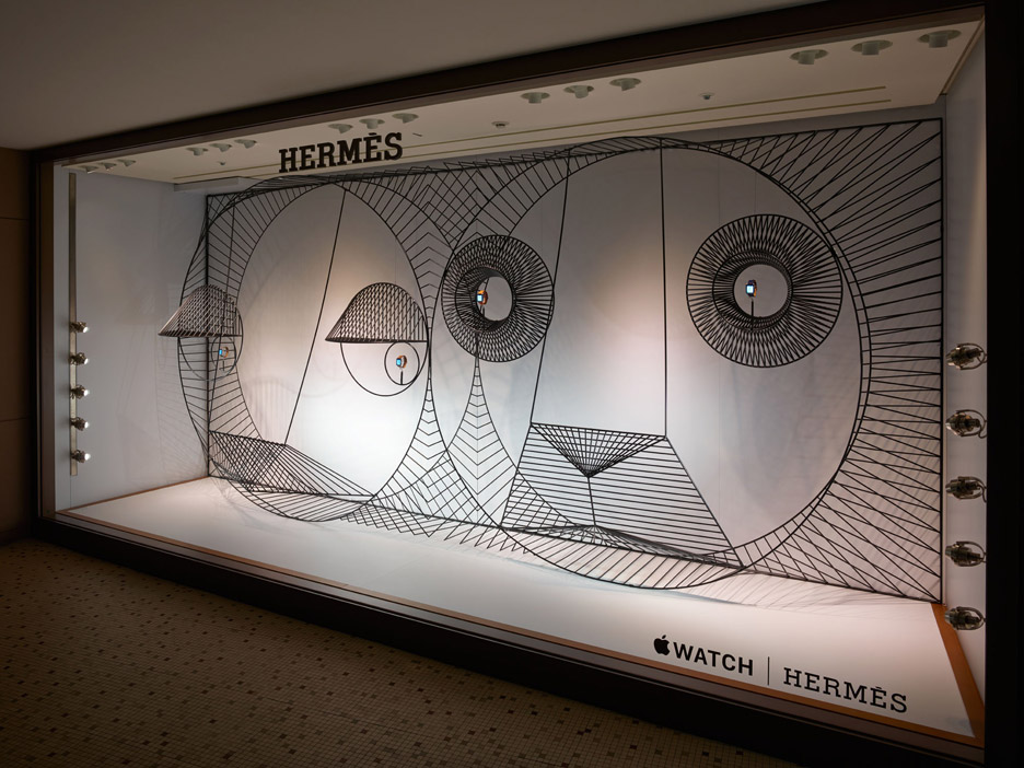 Shop window installation designed by Gamfratesi for Apple Watch Hermès