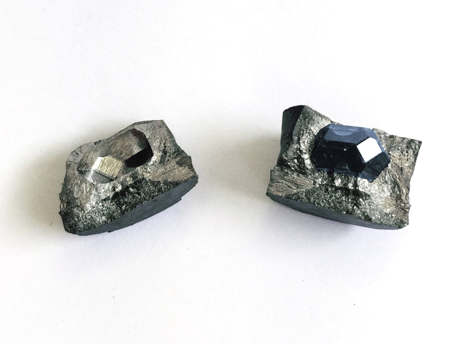 Artist turns Barragán's remains into diamond to trade for archive