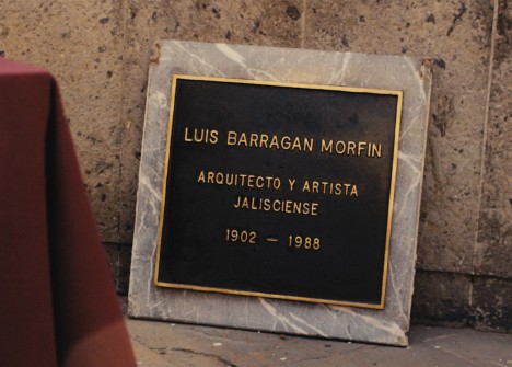 Artist turns Luis Barragán's remains into diamond to trade for his archive