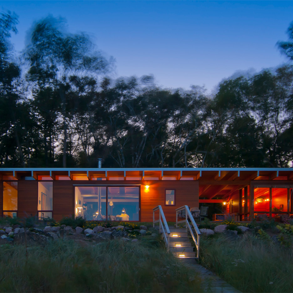 Lake Michigan beach cottage by Ramsey Jones Architects