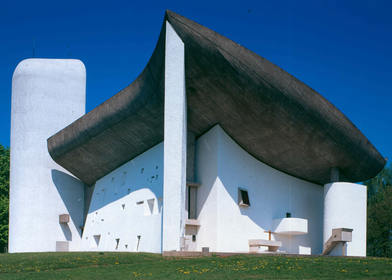 A sketch of Ronchamp chapel by Le Corbusier : r/ModernistArchitecture
