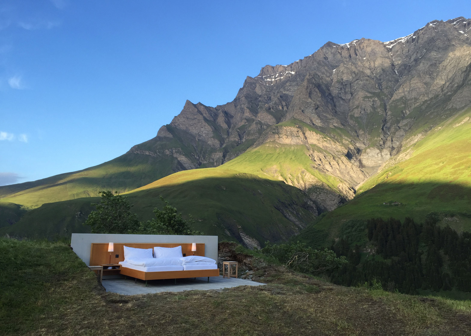  Null Stern's hotel with no walls allows panoramic views of the Swiss Alps 
 

Guests are invited to sleep under the stars in this open-air h