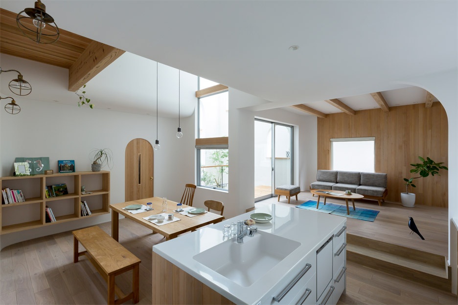 Alts Design Office creates "comfy" Outsu house in Japan
